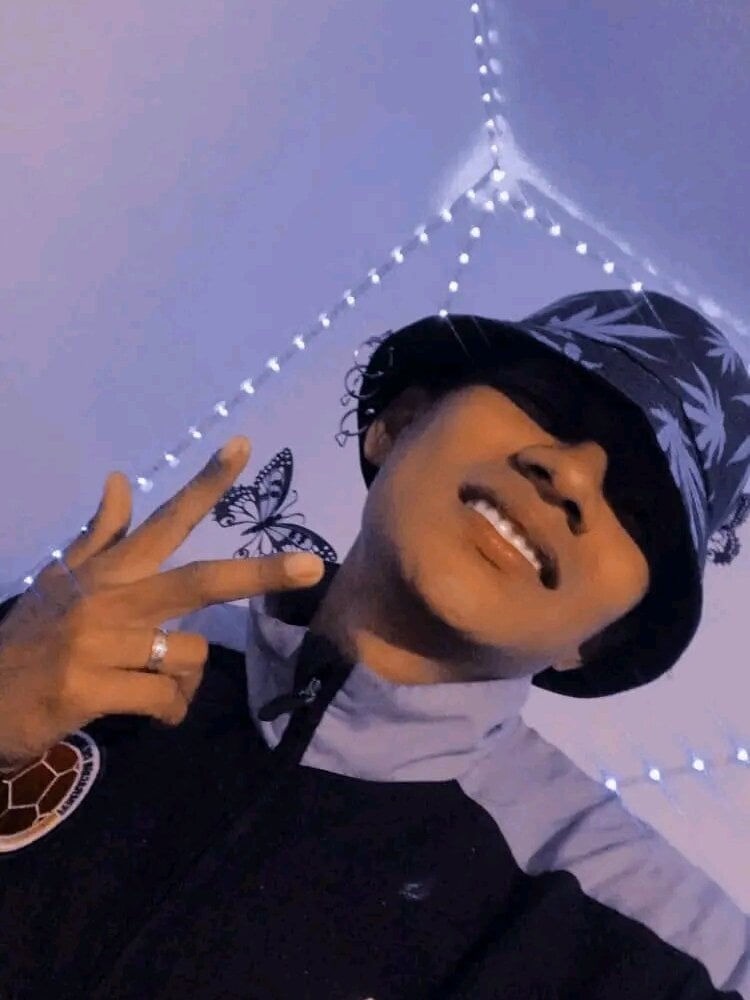 negrito_sexxxo's Offline XXX Chat