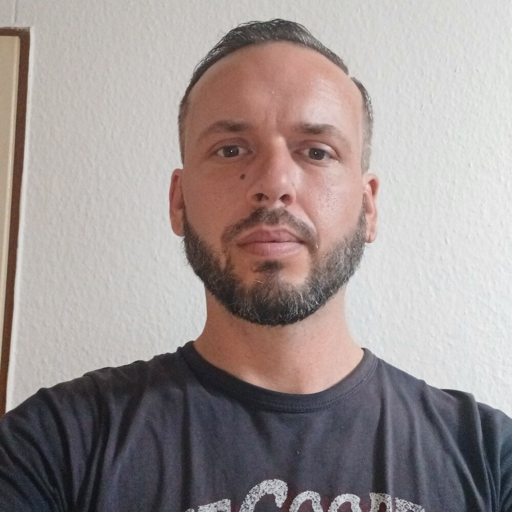 mike_3789 from stripchat