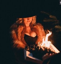 inkedbrooke's Offline Chat Room