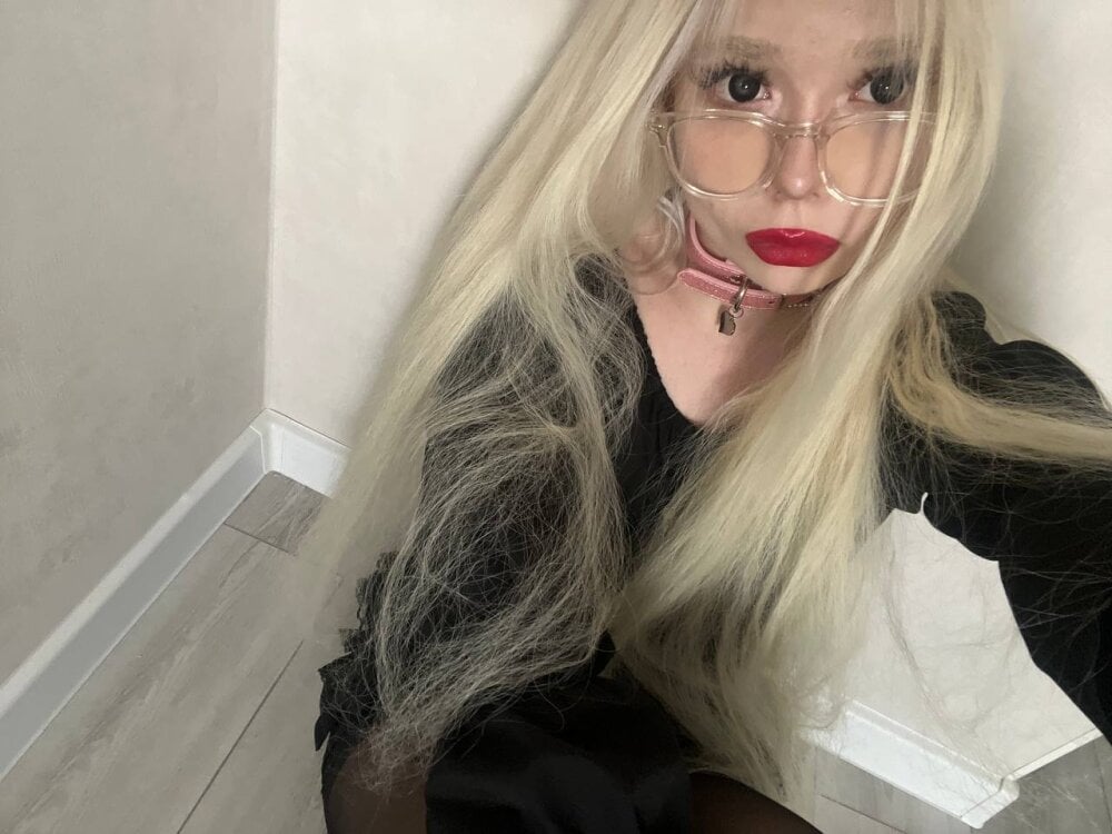 Live sex webcam photo for ellie_d0ll #288467931