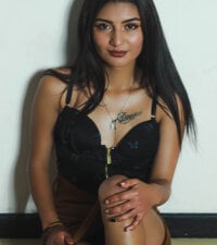 IrisCollins_ Adlı Modelin Çevrimdışı Sohbet Odası