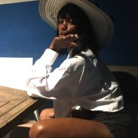 Ebonyhotsouce102's Offline Chat Room