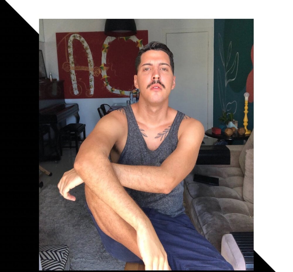 hugo_pedepropai from stripchat