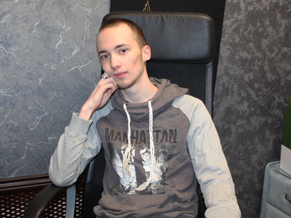 OliverCharley's Offline Chat Room