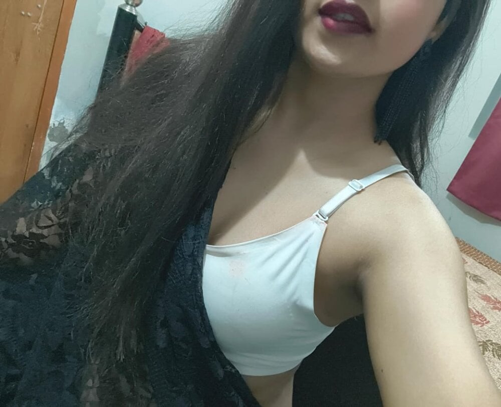 free6cams.com tanu_bengali livesex profile in hiding-in-your-closet cams