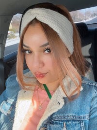 Модель Brattybabexxx