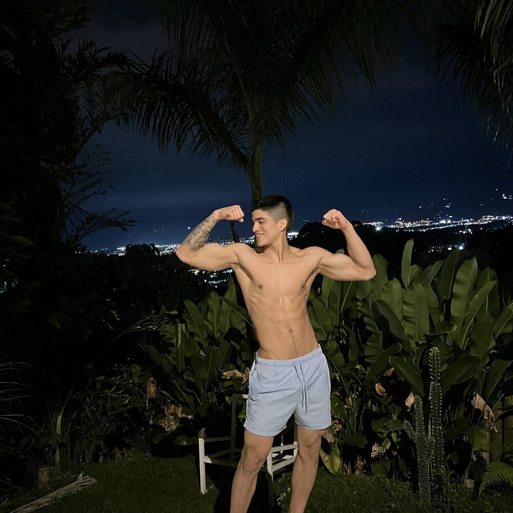 Lewis_Farrell profile