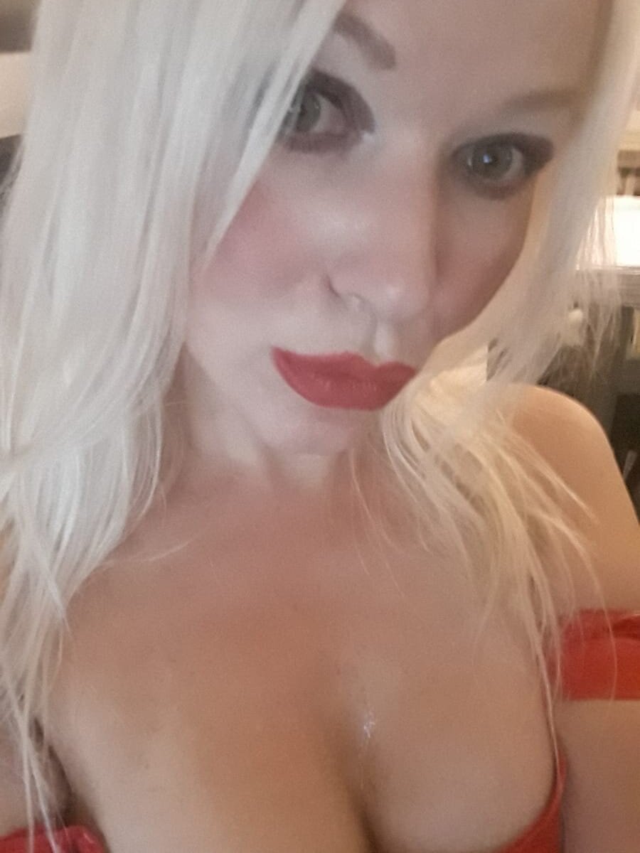 watchgirlcam.com sexycandy82 livesex profile in colombia-u-head-3 cams