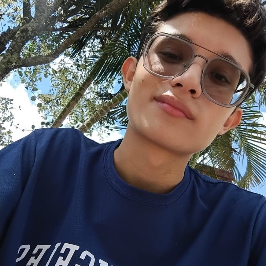 santiagorusso18 from stripchat