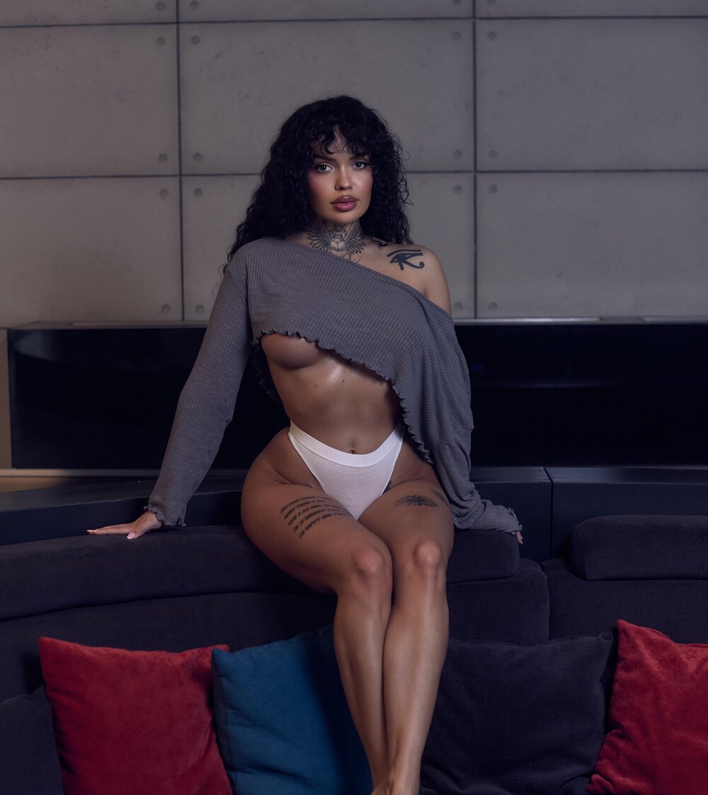 6livesex.com briannaxxxm livesex profile in in-your-sweet-dream-3 cams