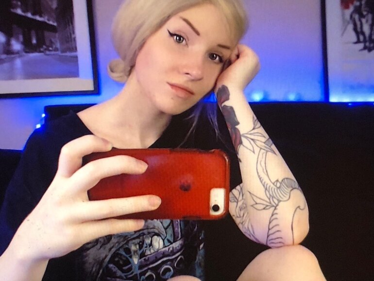 KiraKojima 🌙 free naked cam