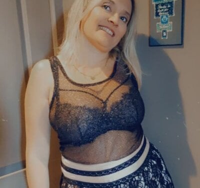 lady_charlyne - big tits