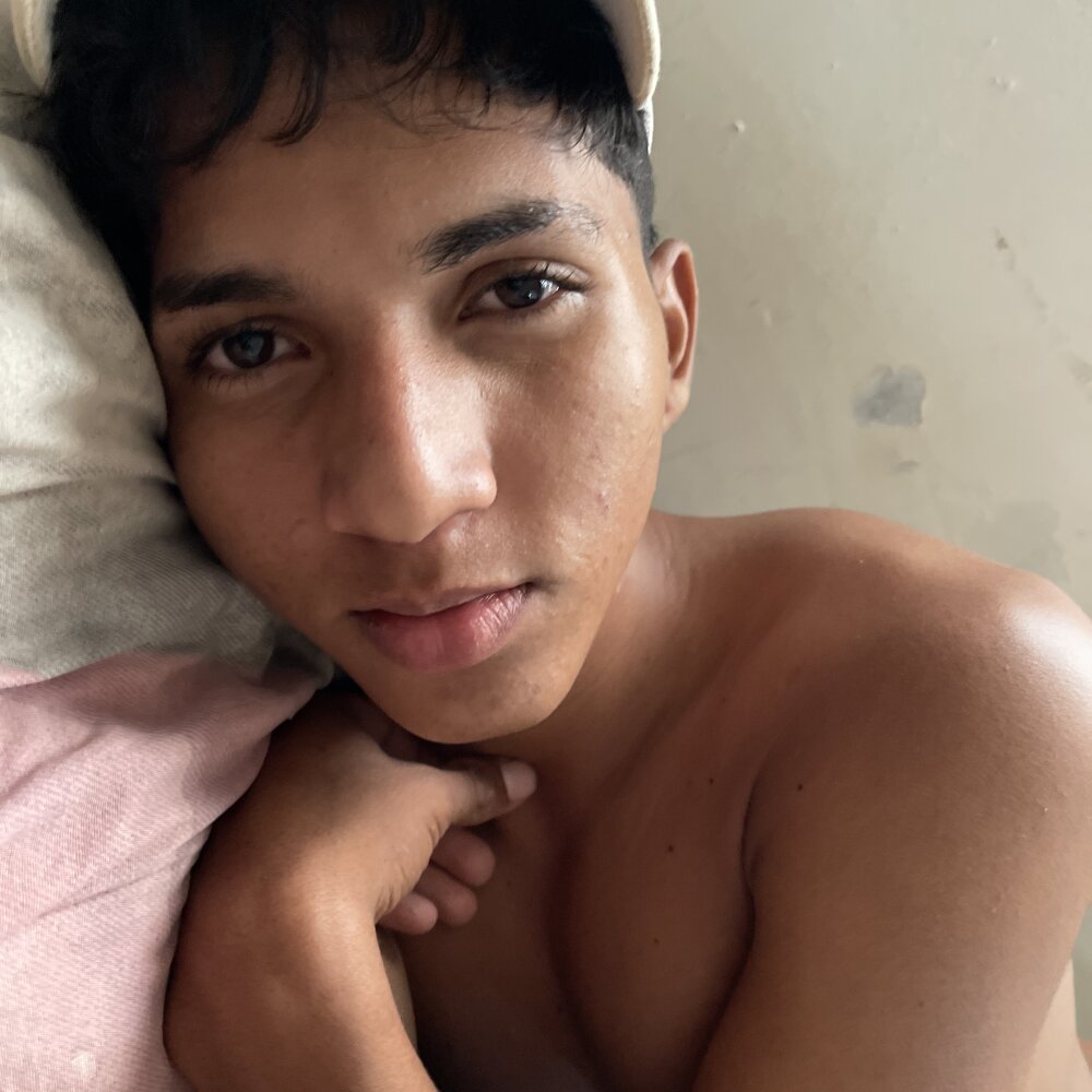 Juan_23cs Adlı Modelin Çevrimdışı XXX Sohbeti