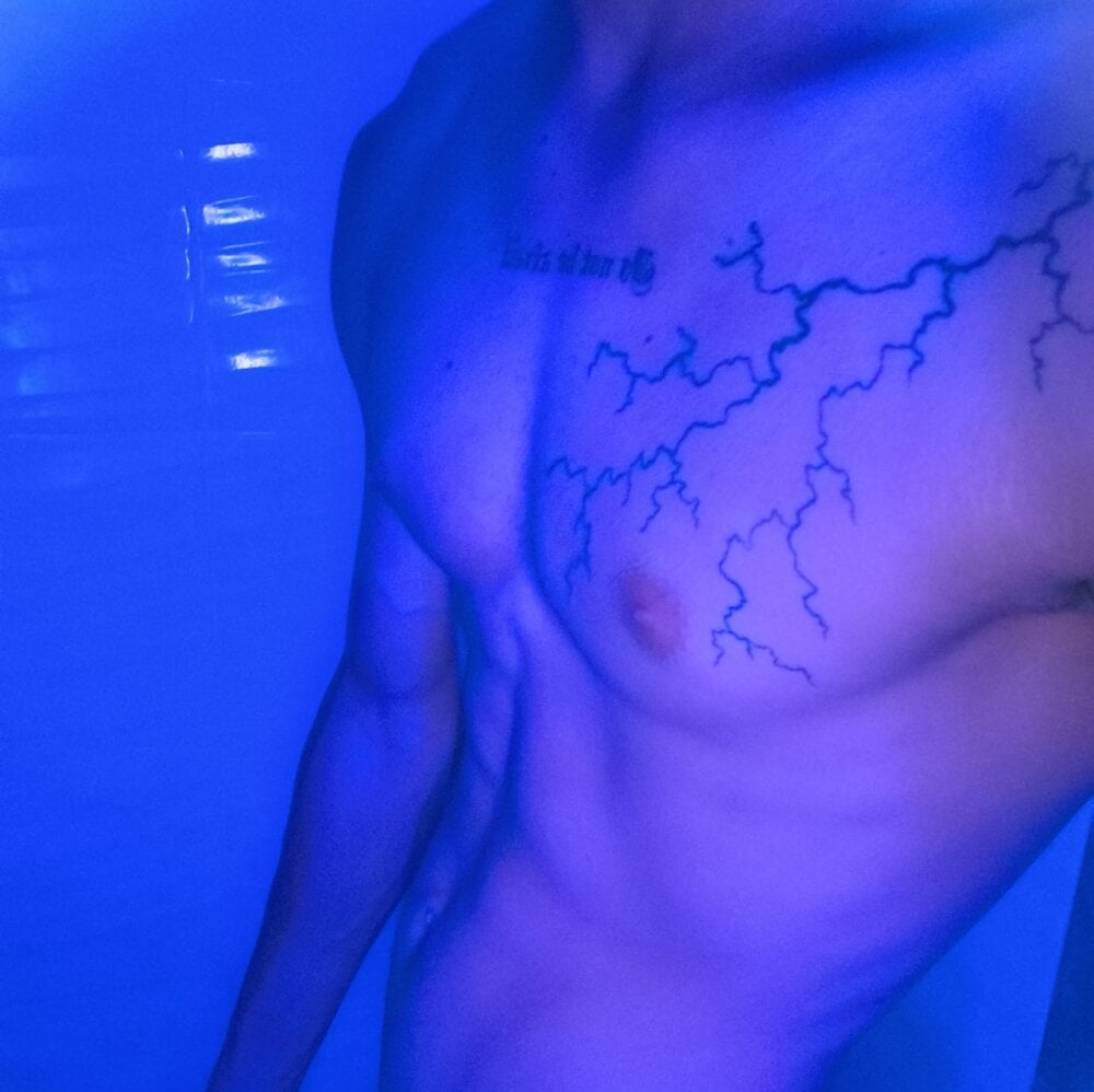 its_hexxnry from stripchat