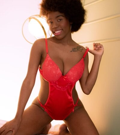 chat with online Chlooe Ebony