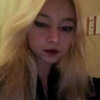 MadelCros' Offline Chat Room