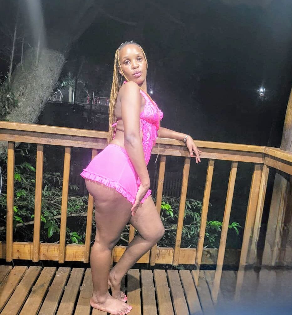 Scarlet_Velvett