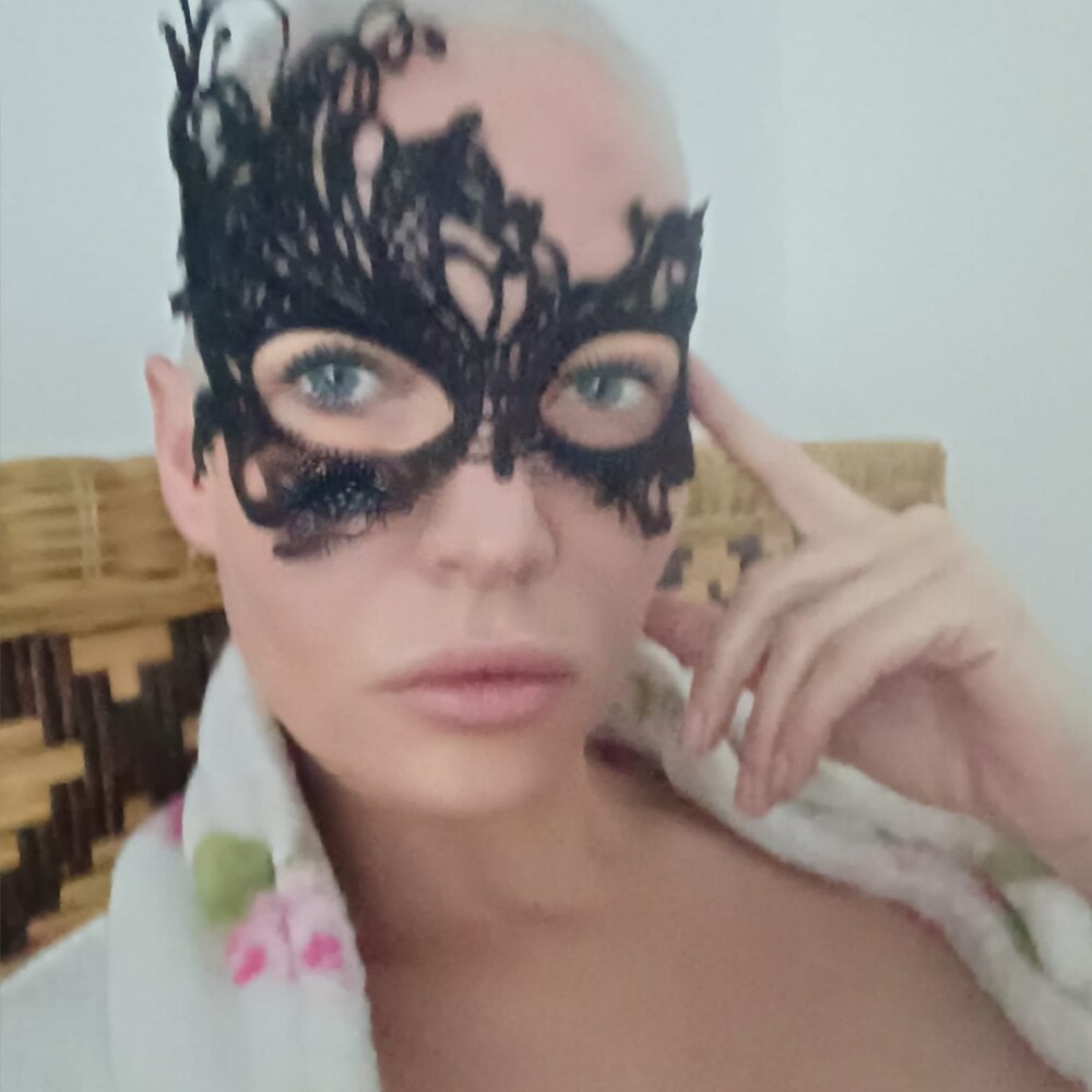 stripchat blueskynicci webcam profile pic via 247camsex.com