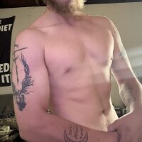 hardcock735's Offline Chat Room