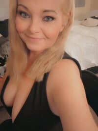Zoe-101's webcam live show