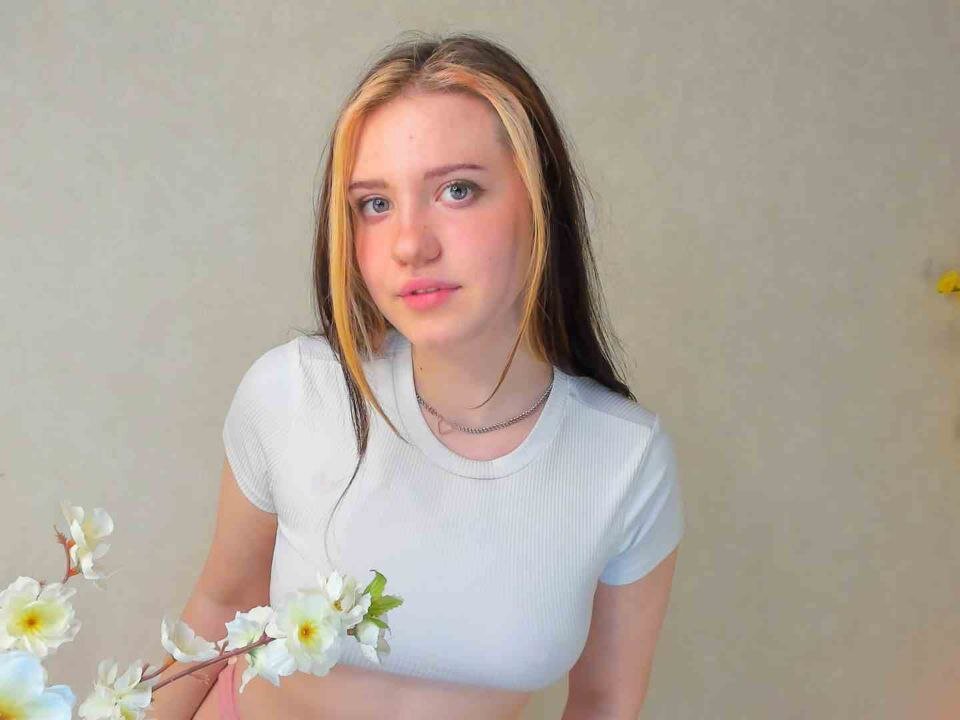 DianaKnaepp 🕞 free nude webcam
