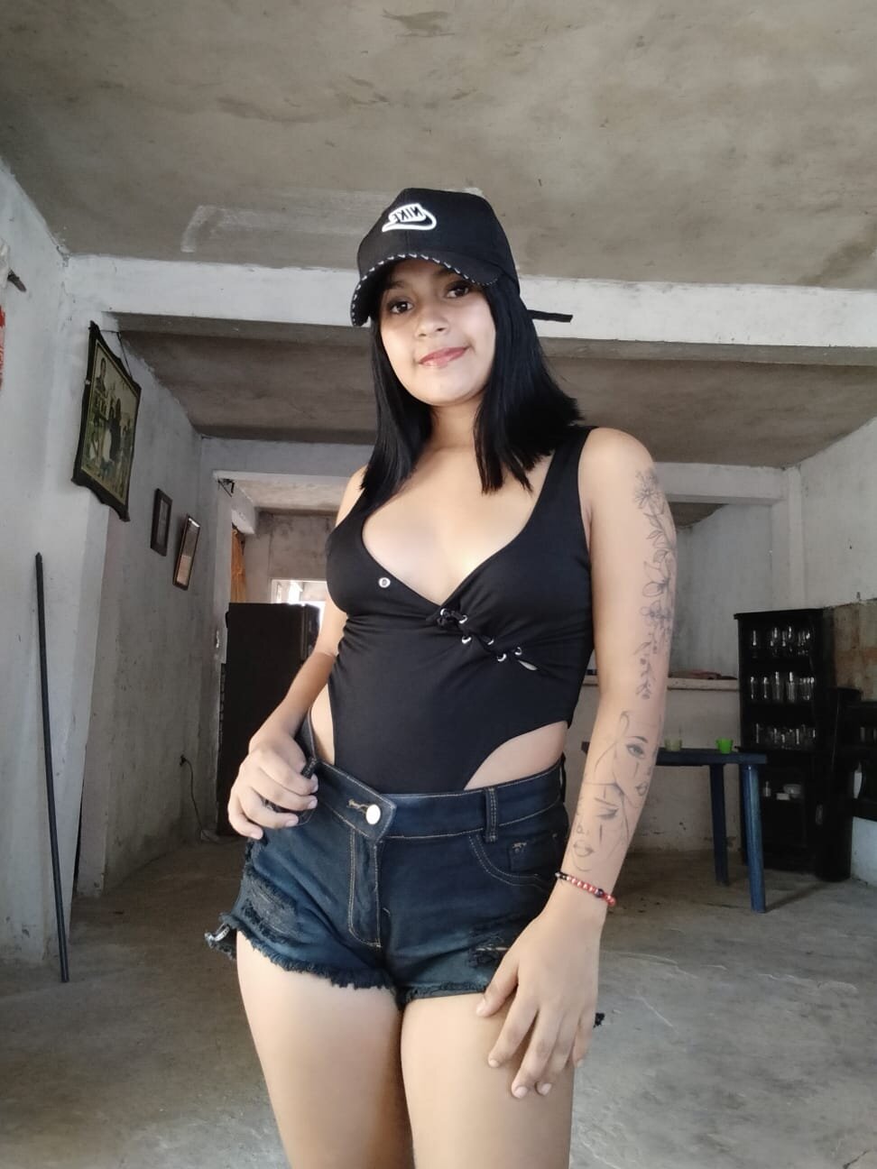 Cami_hot23