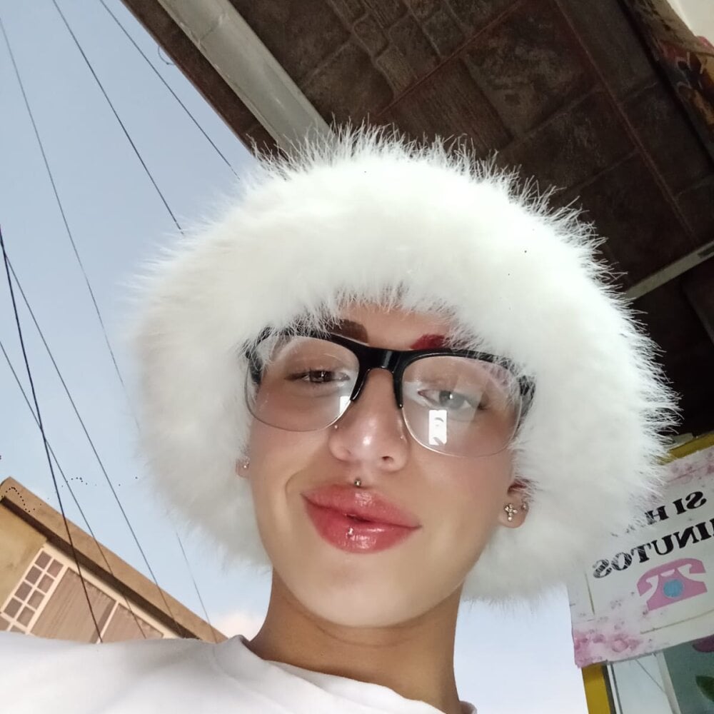 Emiily_stone profile
