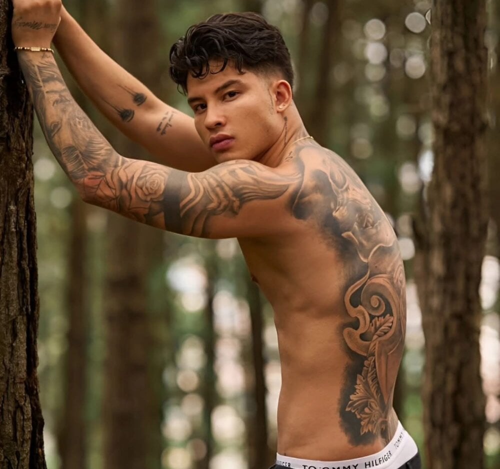 Eunovinho_'s Offline XXX Chat