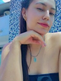 GISSELLE_BELLA's Offline Chat Room