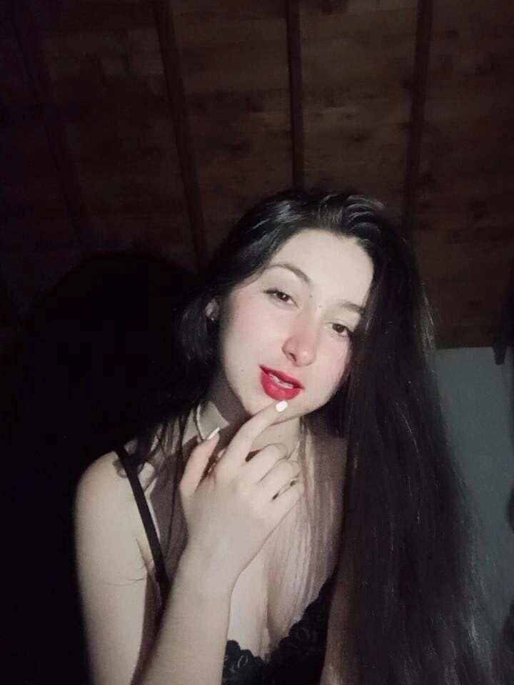 kiara__white from stripchat