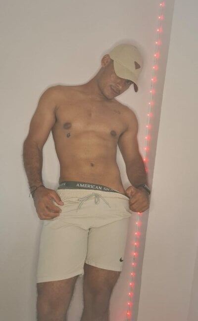 Kenner_2000 Male Doggystyle Live Webcam Strip