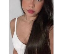 Isabella_rey_'s Offline Chat Room