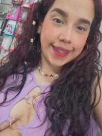 rosse_jhomson's Offline Chat Room