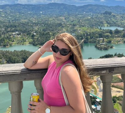 LunaRiivas Live Cam on StripChat