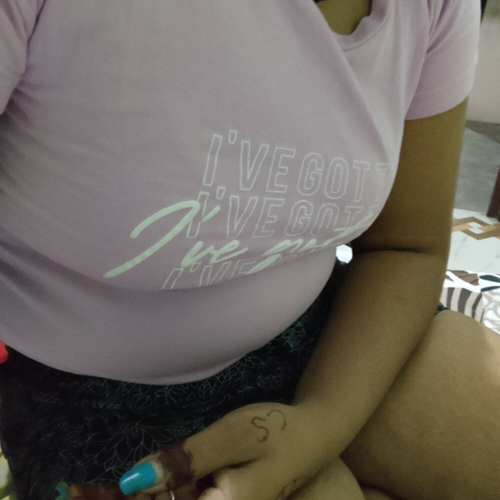elivecams.com muskan_tomar livesex profile in india cams