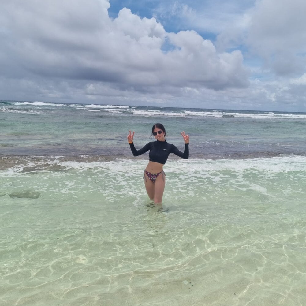 cloe_roouse from stripchat