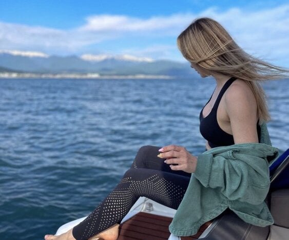 pornsexycams.com light-bluee livesex profile in white cams