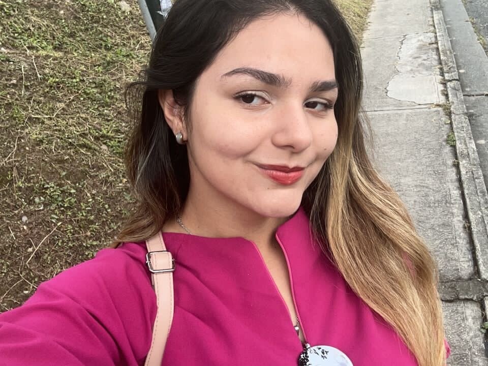 pornsexycams.com cristaluwu livesex profile in white cams