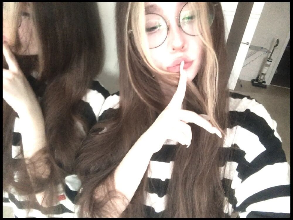 Aurora_Joy's Offline XXX Chat