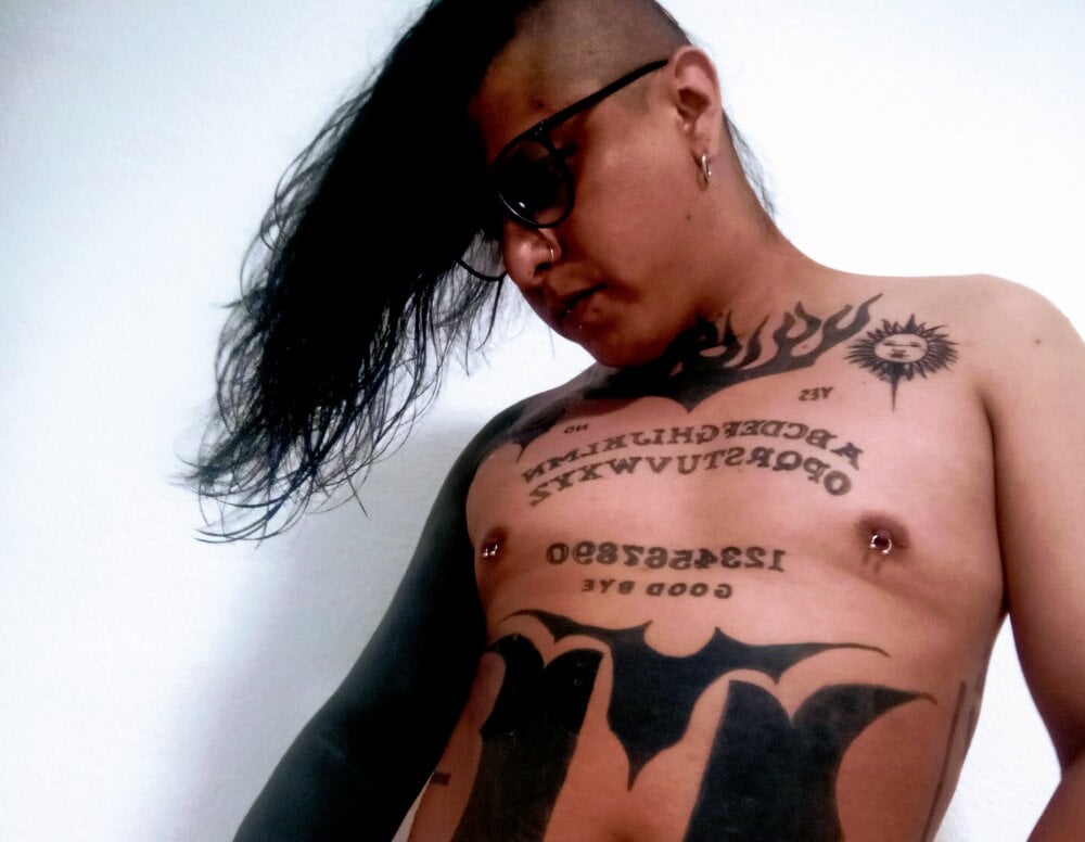 nuky08 from stripchat