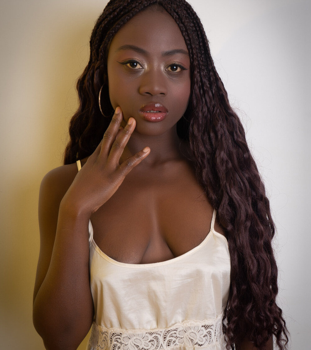 Sara_Naugty's Offline XXX Chat