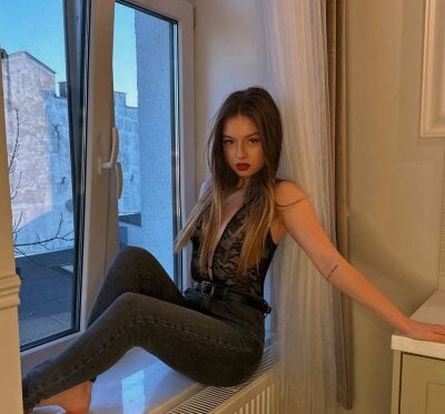 Kitty_Tessa Female Newbrunettes Live Cam Porn