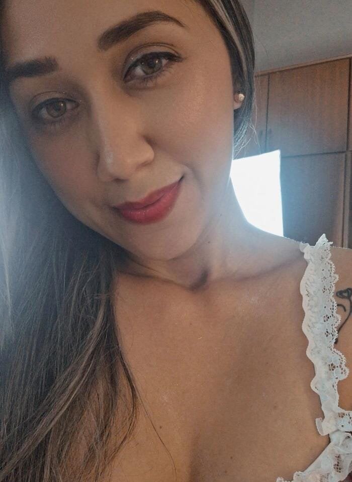 6livesex.com karlyy_ livesex profile in e cams
