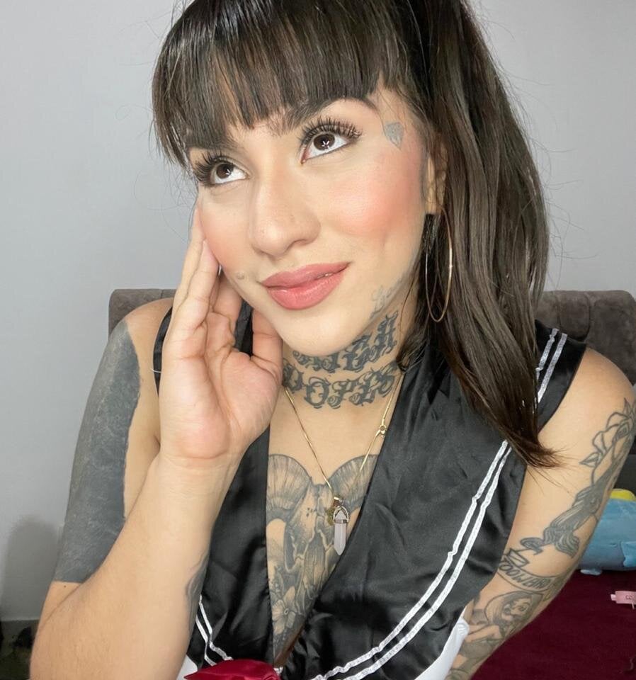 iluvcams.com mia_inkk livesex profile in narnia-living-in-your-dreams cams