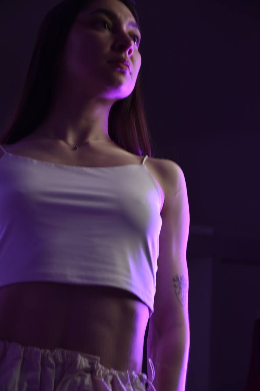 ANORA_vi