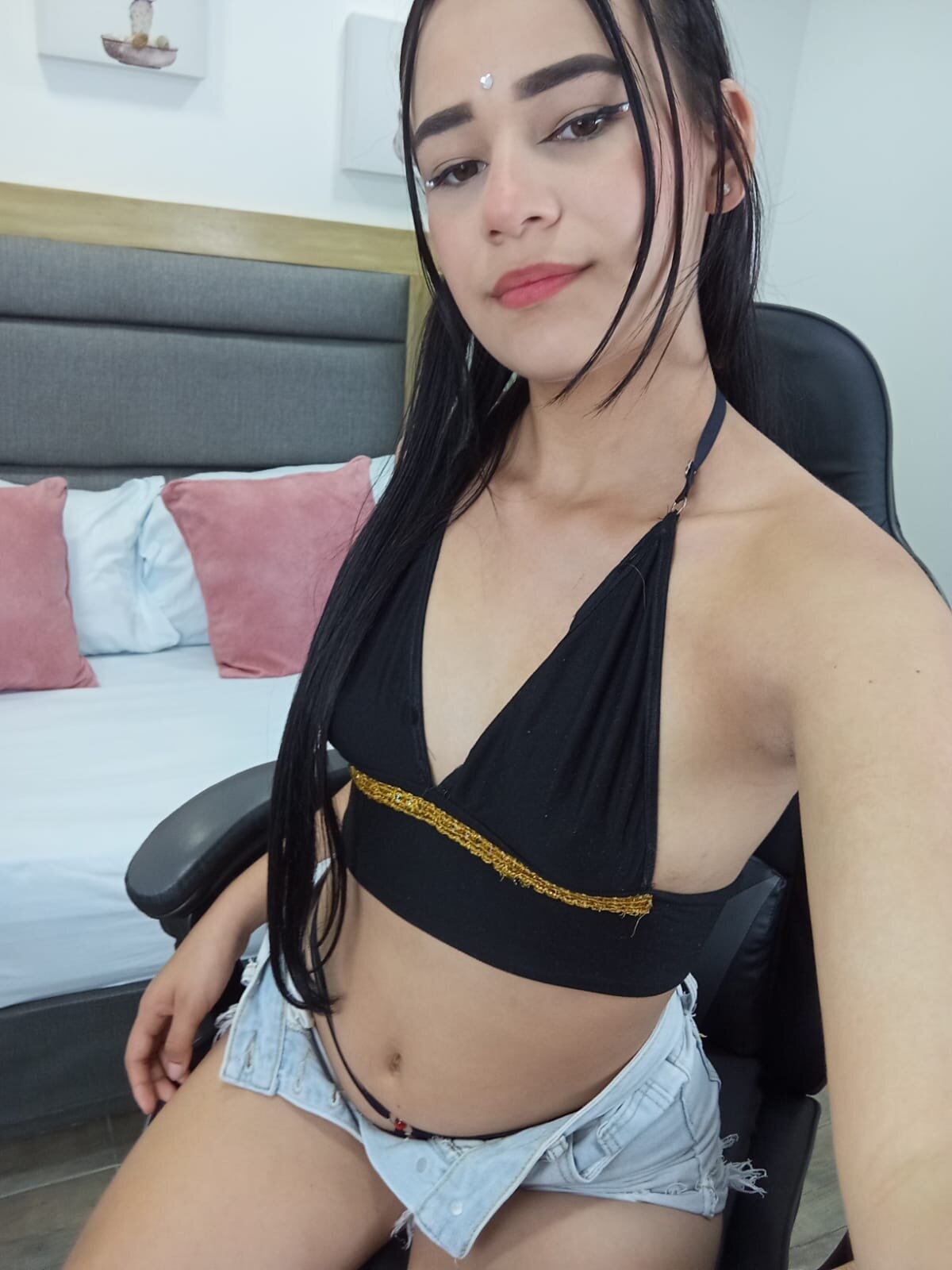 adara_ali_
