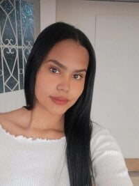 Gaby_Smith__'s Offline Chat Room