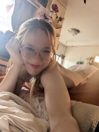 HoneybeeDarlin's Offline Chat Room