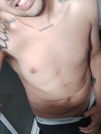 caliente37zs's webcam live show