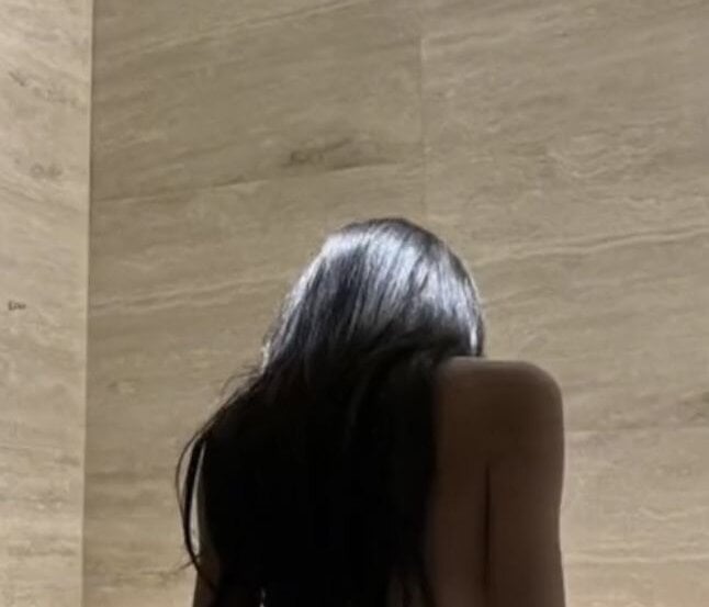 stripchat scarlett_888 webcam profile pic via glamcambabes.com